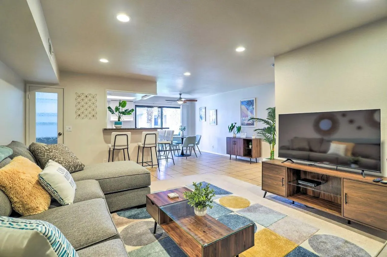 Apartman Sunny Palm Springs Vacation Rental With Heated Pool!